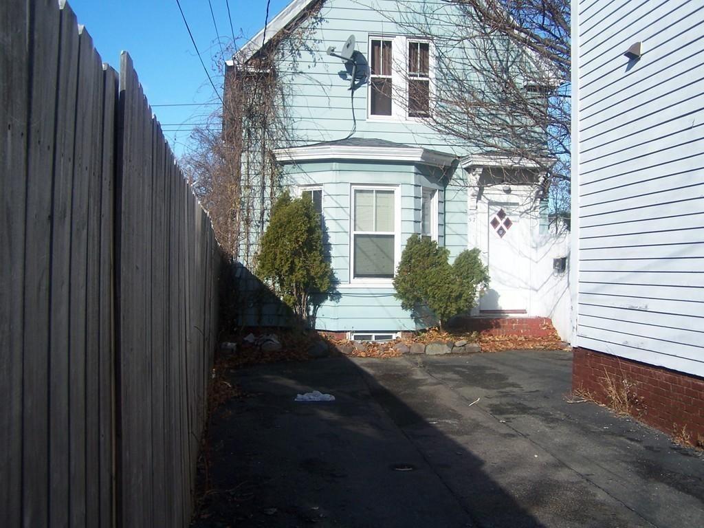 57 Howard St - Photo 1