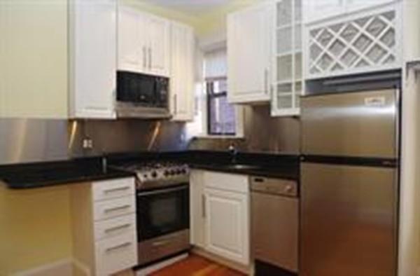 75 Burbank St - Photo 1