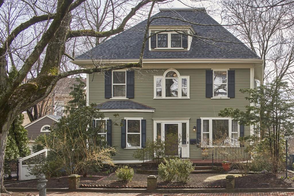 79 Governors Ave - Photo 1