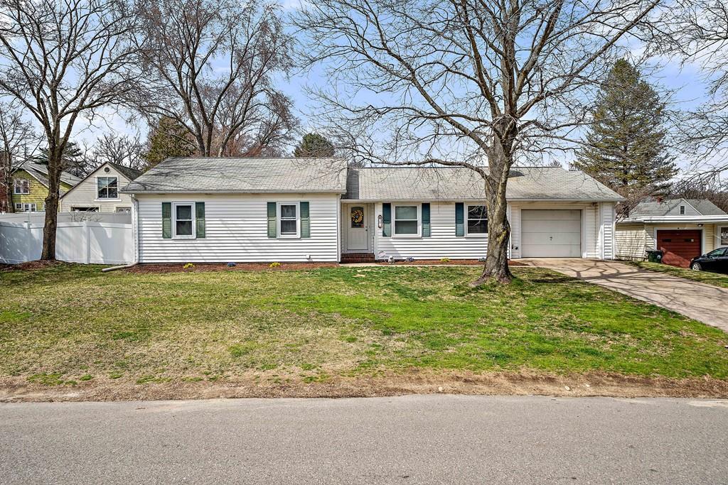 20 Woodland Rd - Photo 1