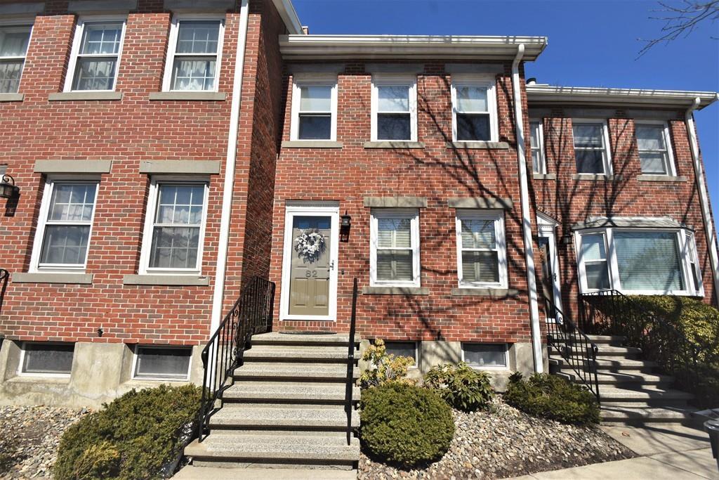 82 Captains Row - Photo 1