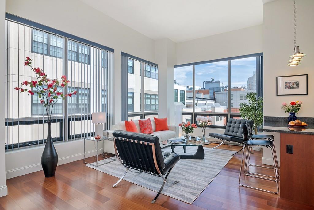 29 Otis St - Photo 1