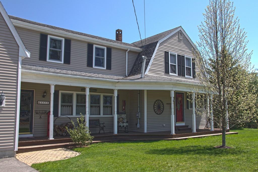 209 Everett St - Photo 1