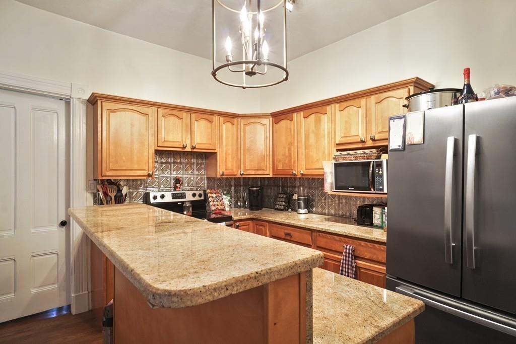33 Chestnut St - Photo 1