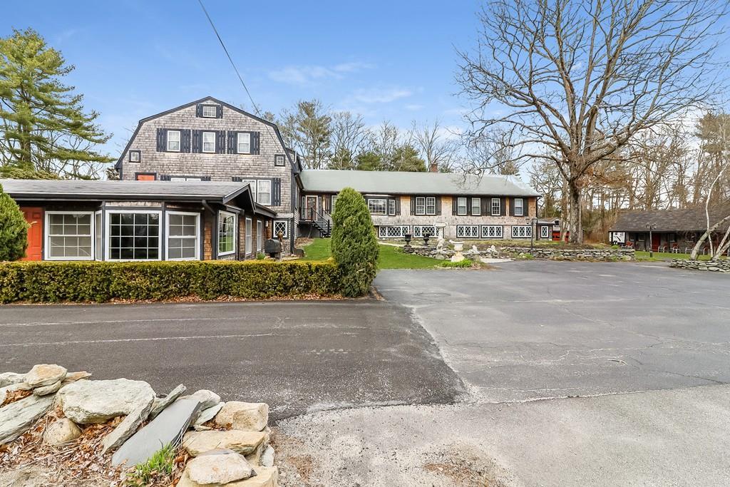 285 W. Grove Street - Photo 1