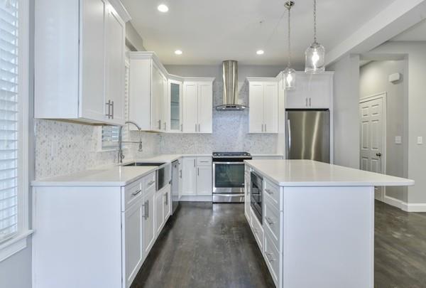 229 East Eagle - Photo 1