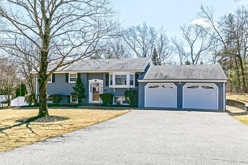 1 Kensington Dr - Photo 1