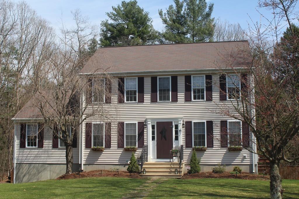 99 Charles Ave - Photo 1