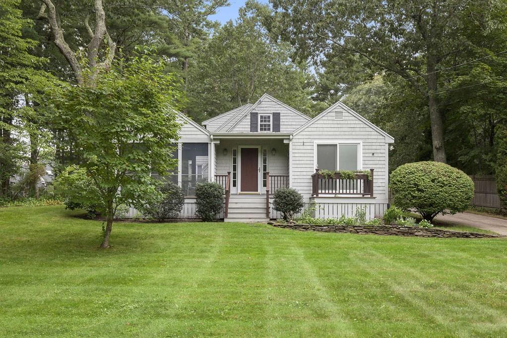 262 Parks St - Photo 1