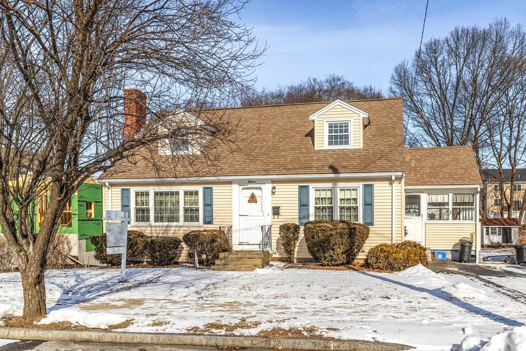 15 Utica St - Photo 1