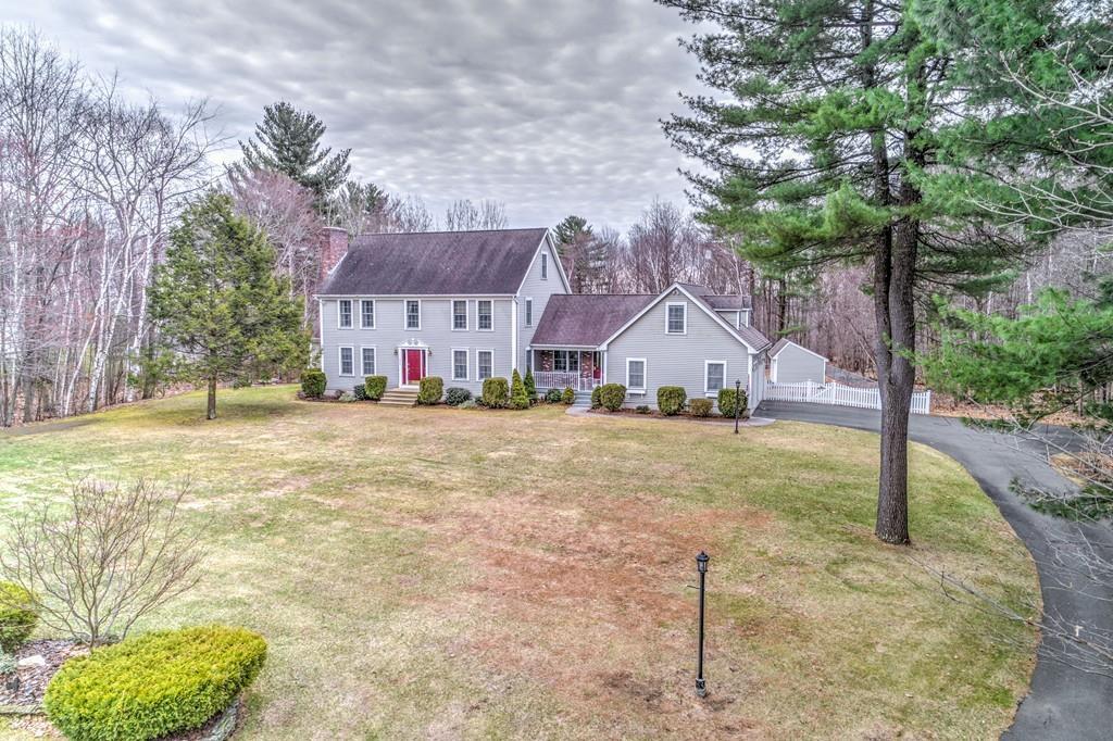 696 Woodland Way - Photo 1