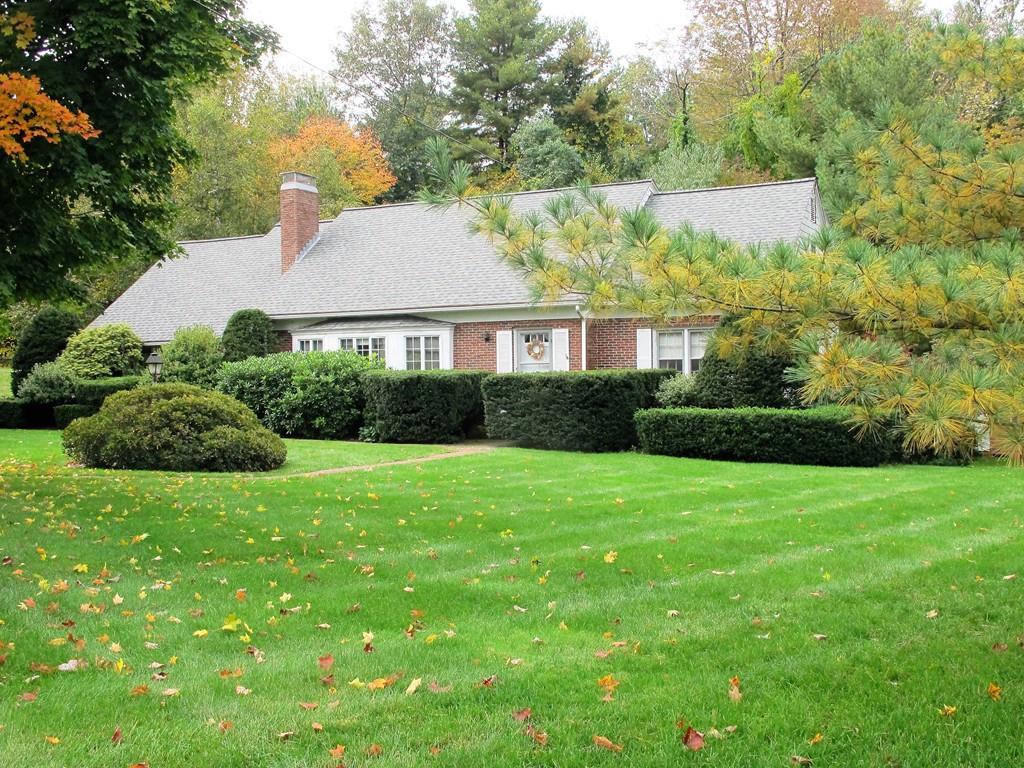 33 Wyndhurst Drive - Photo 1