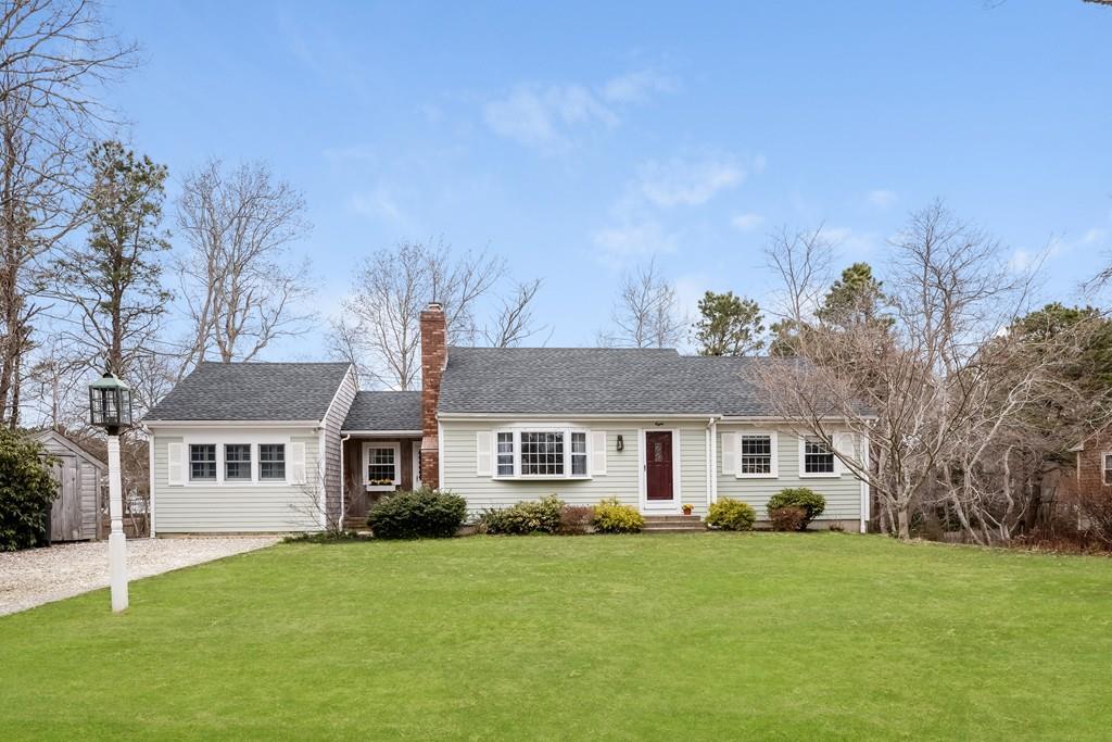 8 Jackson Ave - Photo 1
