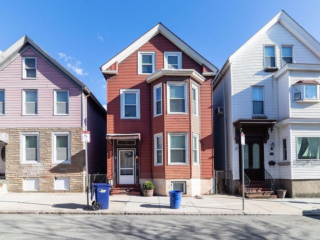 31 Monmouth St - Photo 1