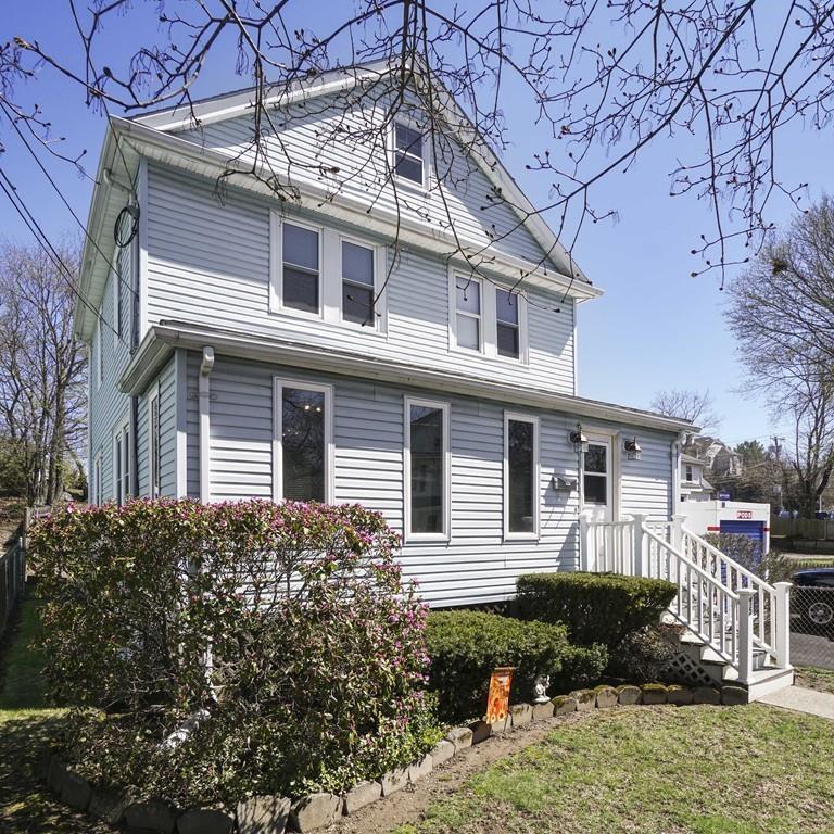 15 Burns Ave - Photo 1