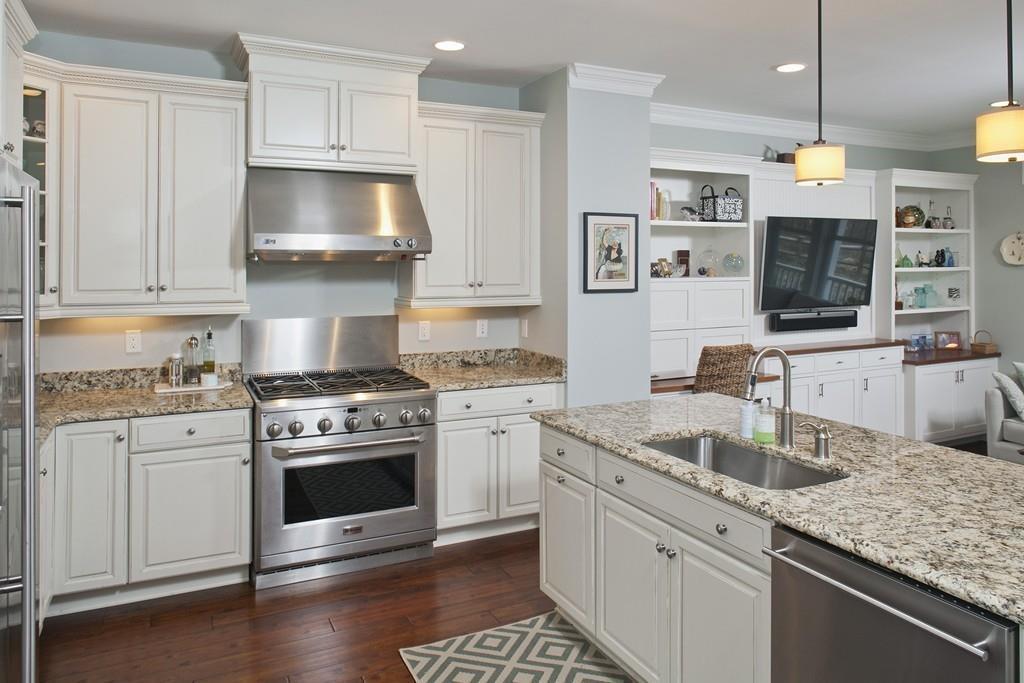 107 Halsted Dr - Photo 1