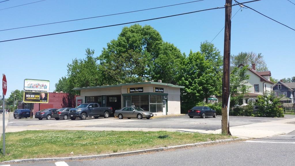 681 Dickinson - Photo 1