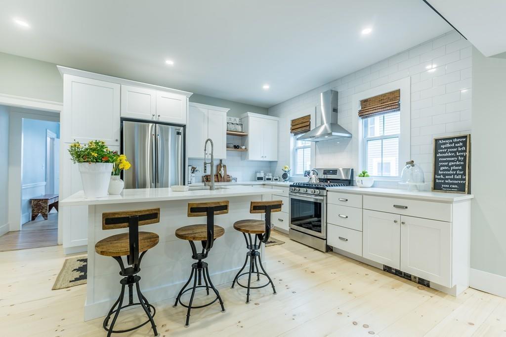 422 Main St - Photo 1