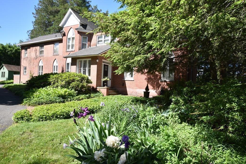 232 Amity St - Photo 1