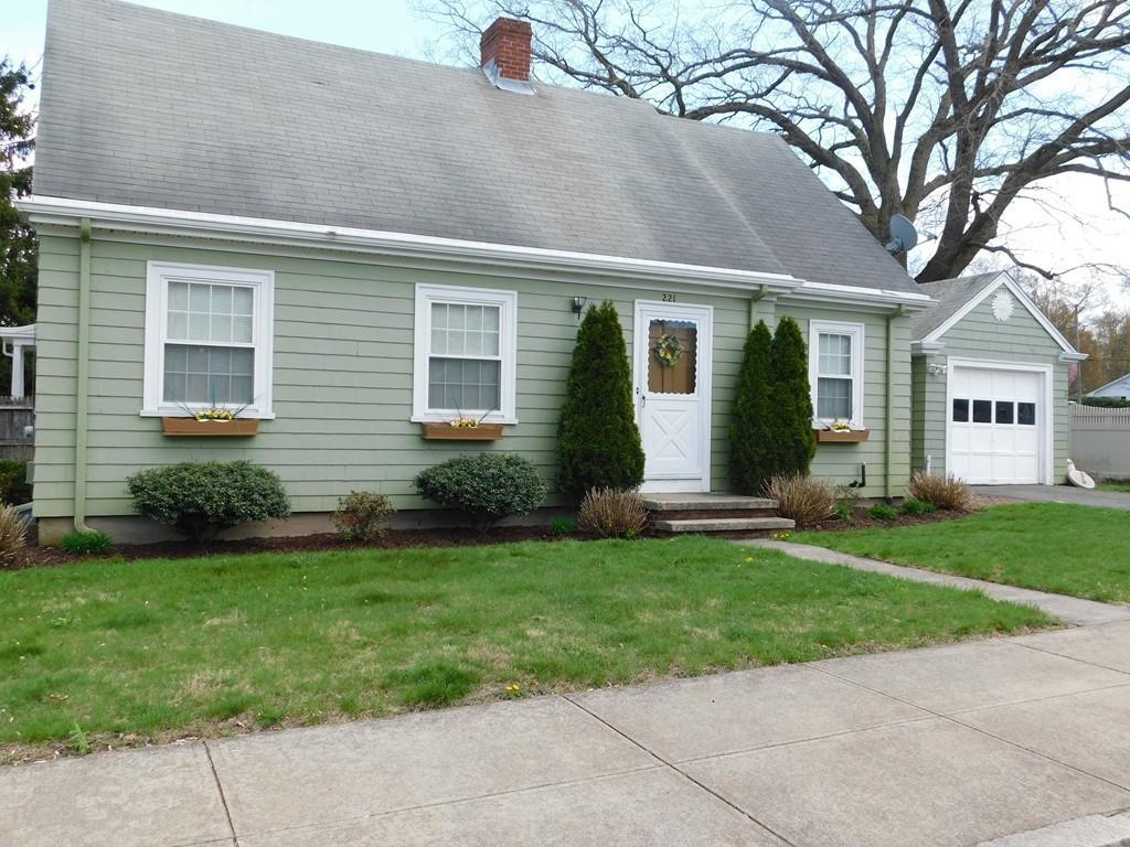 221 Oakland St. - Photo 1