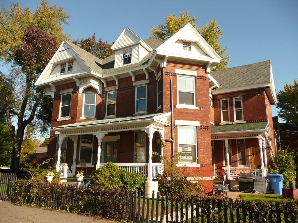 903 Dwight St - Photo 1