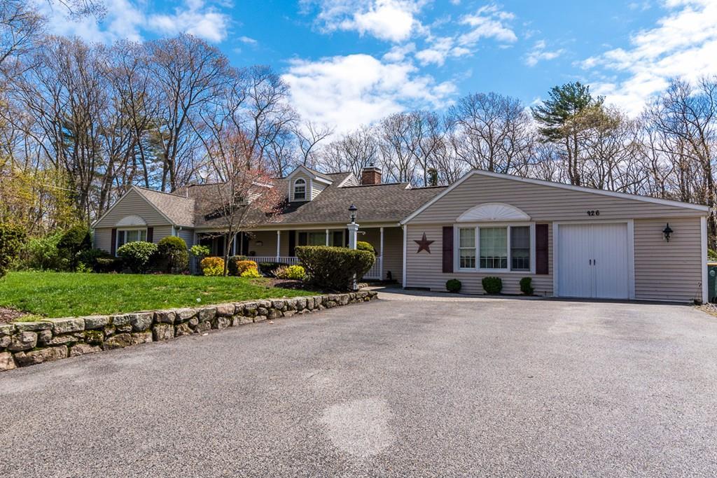 226 Colonel Hunt Dr - Photo 1