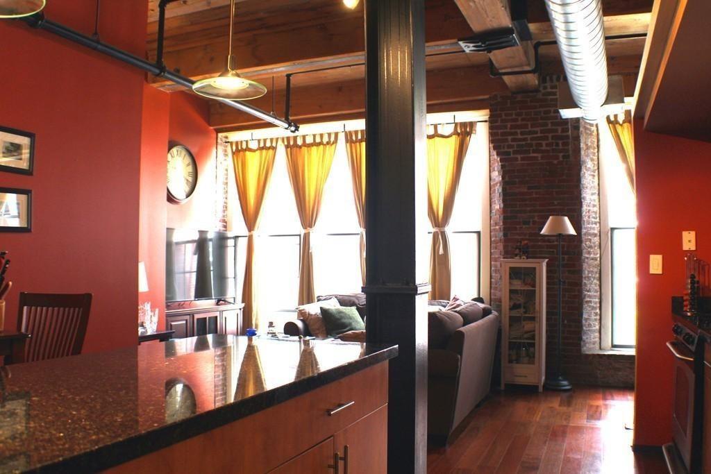 130 John St - Photo 1
