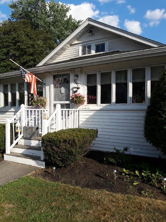 305 Spruce St - Photo 1
