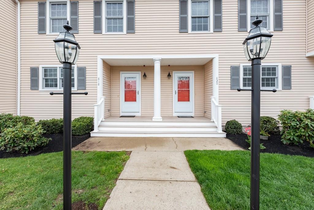 820 Thayer St - Photo 1