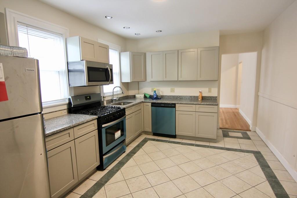 989 Boylston Street - Photo 1