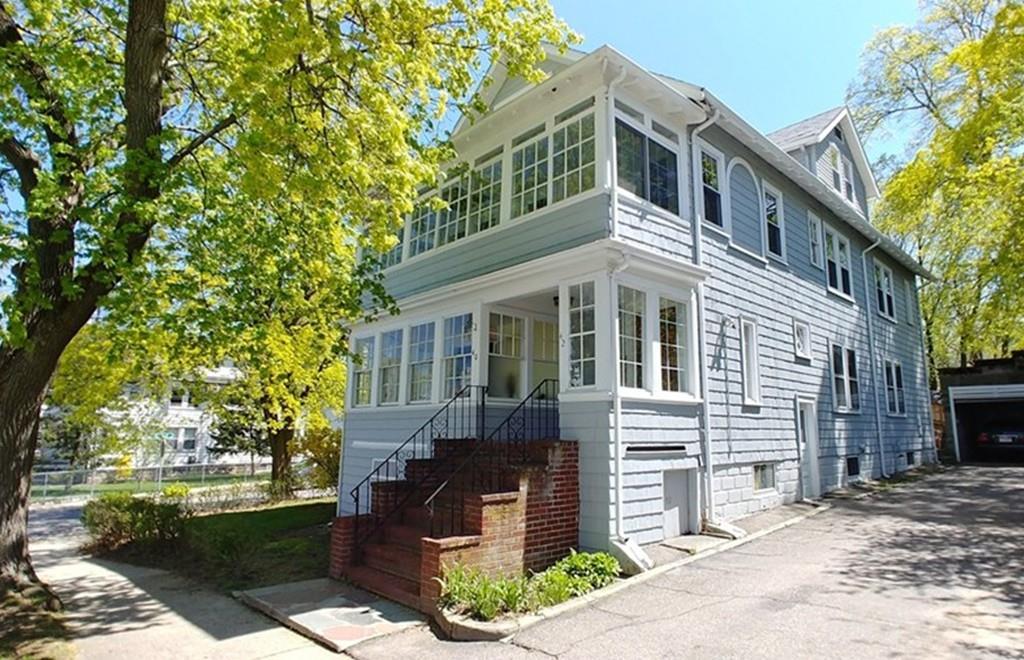 42 Maplewood St - Photo 1