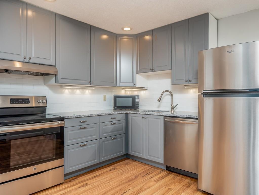 250 Nesmith St - Photo 1