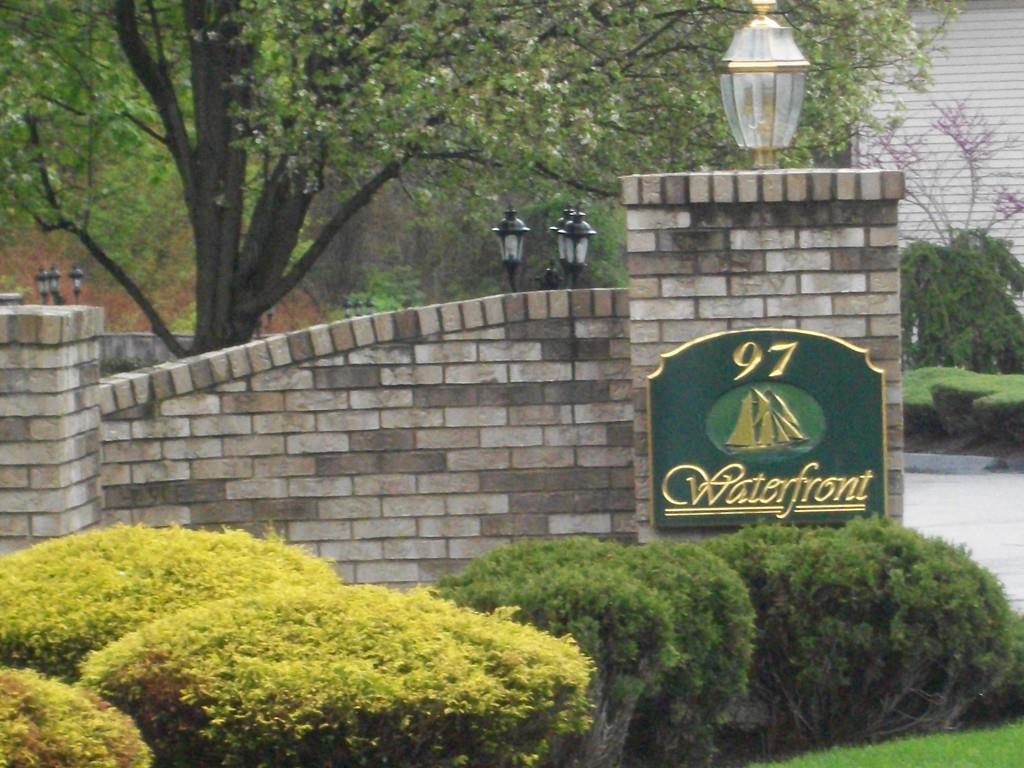 97 Farnum Pike - Photo 1