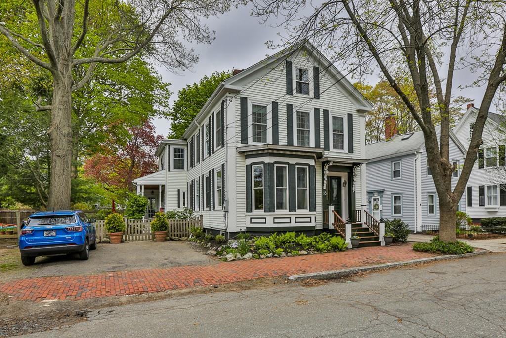 18 Allen St - Photo 1