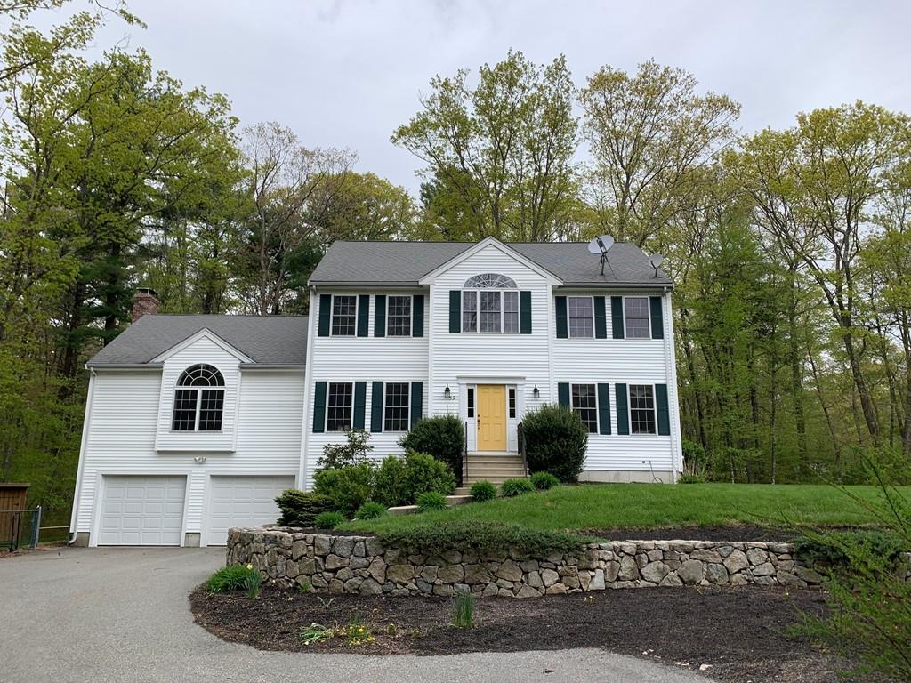 59 Susan Ln - Photo 1