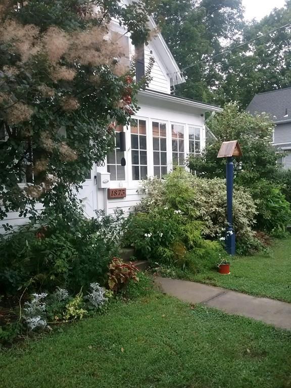 160 N Maple St - Photo 1
