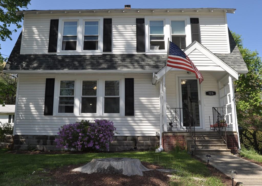 126 Maple St - Photo 1