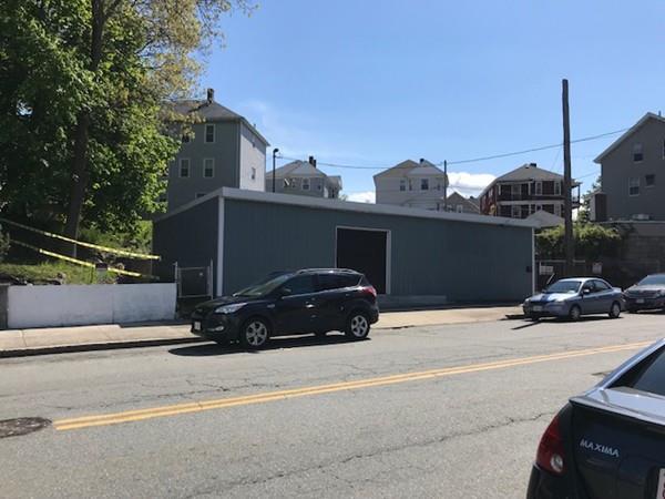 1840 Pleasant St - Photo 1