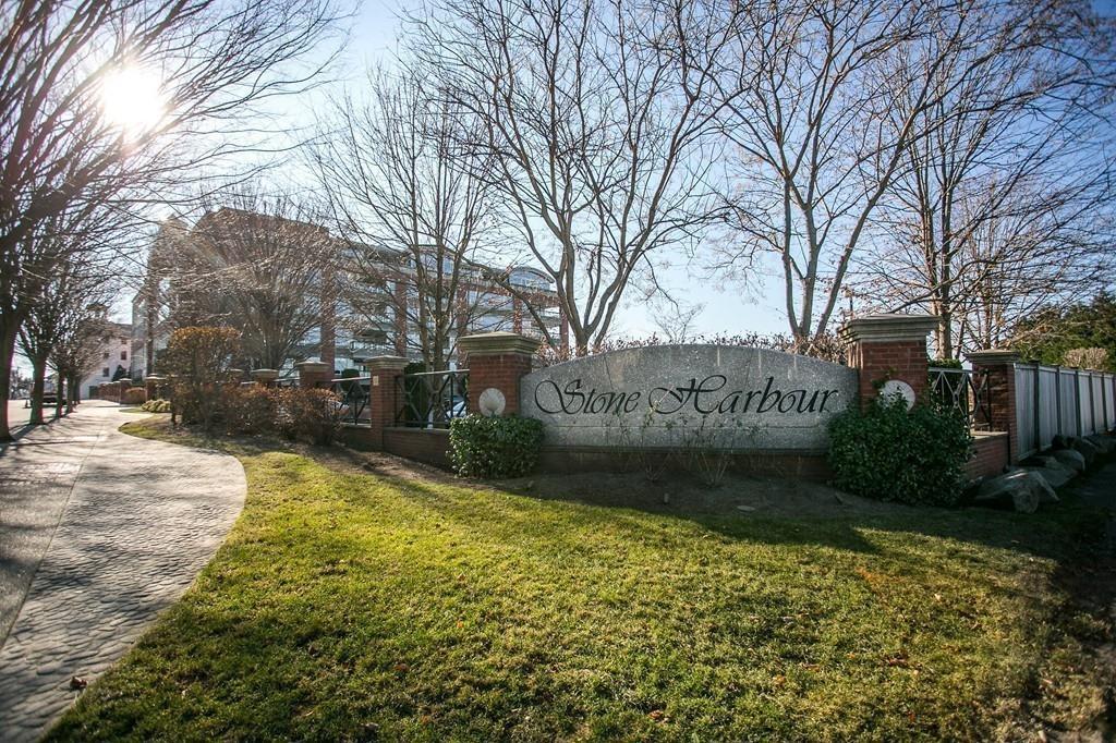 345 Thames St - Photo 1
