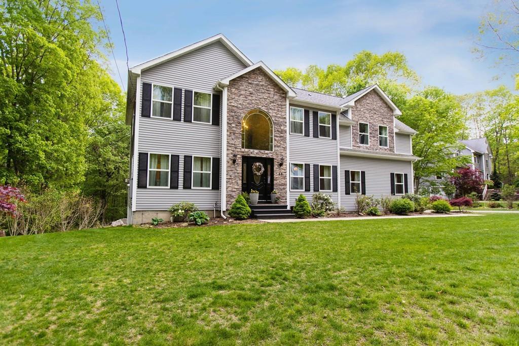 15 Harris Avenue - Photo 1