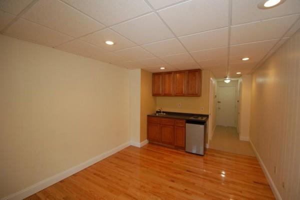 868 Beacon - Photo 1