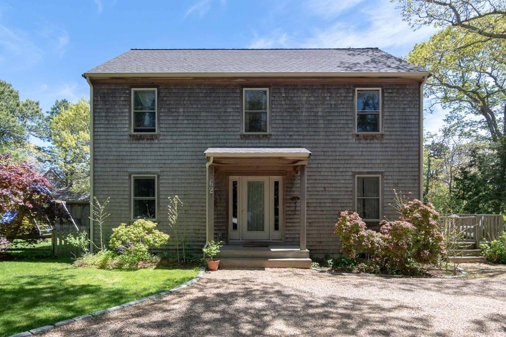 62 Front - Photo 1