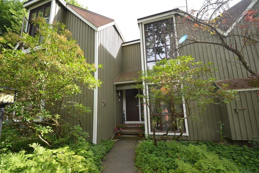 47 Pine Grove - Photo 1