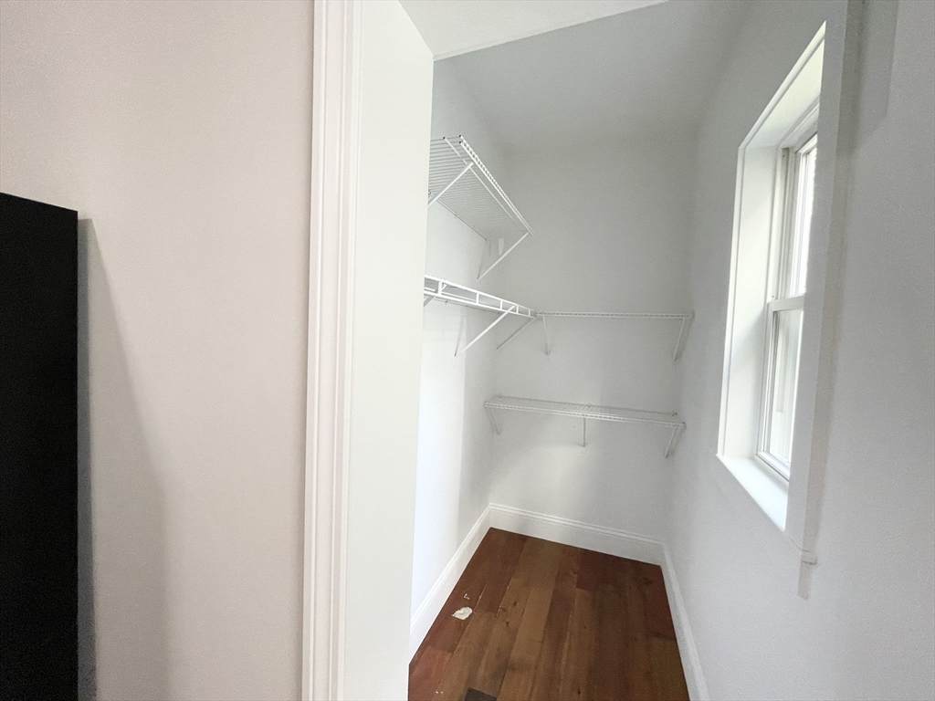 https://bt-photos.global.ssl.fastly.net/mlspin/orig_boomver_1_72507898_2.jpg