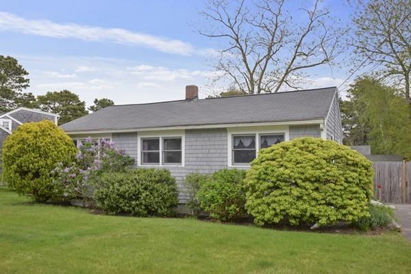 8 Trotters Ln - Photo 1