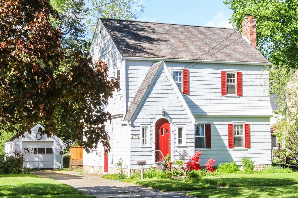 104 Maple Rd - Photo 1
