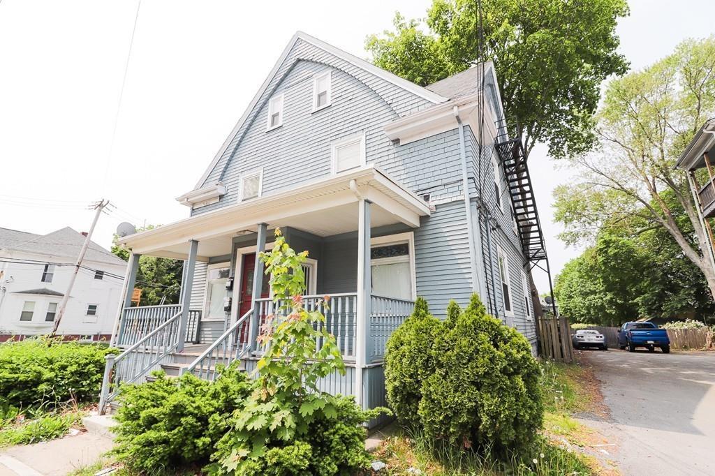 933 Warren Ave - Photo 1