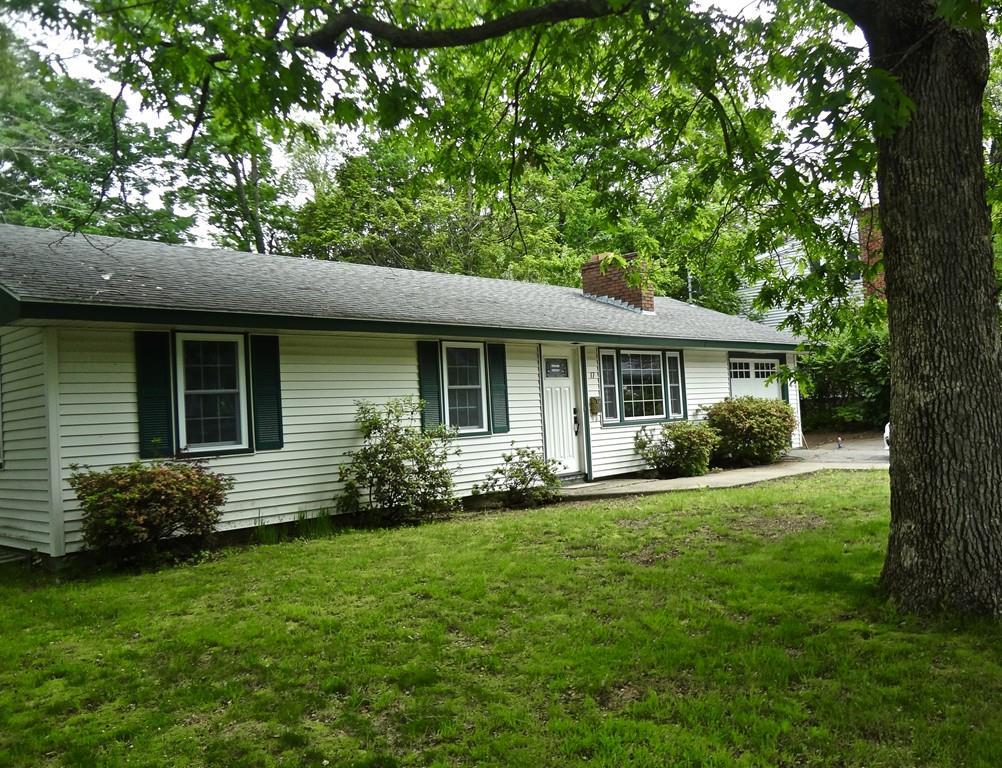 17 Jeanne Ave - Photo 1