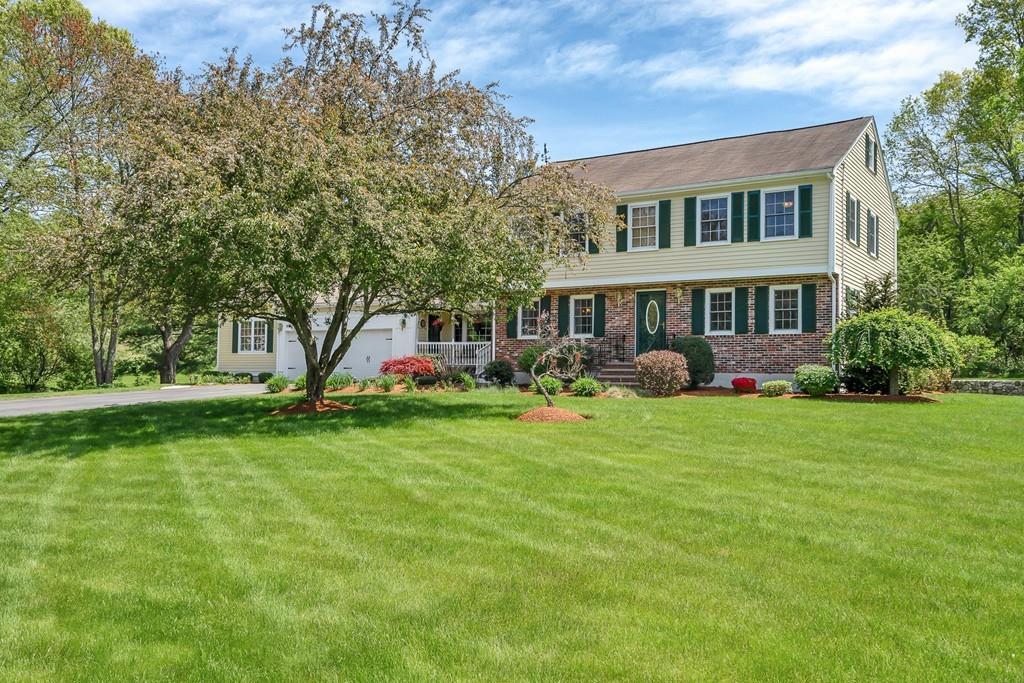 27 Woodpark Circle - Photo 1
