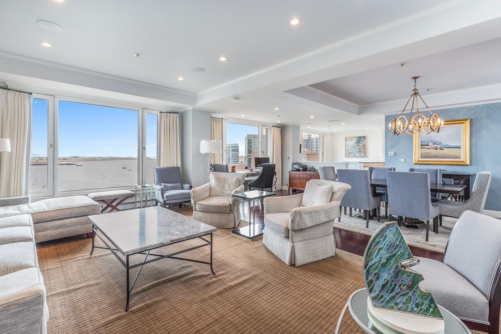 10 Rowes Wharf - Photo 1